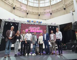 HEC CDL Paris team with CDL Founder Ajay Agrawal. Left to right: Daniel Brown, Anne Vansteelent (CDL Global), Jean-Rémi Gratadour, Maxime Borrel, Olivier Perquel, Inge Kerkloh Dervif, Ajay Agrawal, Aymeric Perven and Sebastian Becker © CDL Toronto