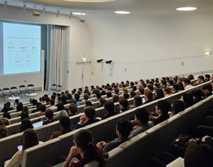 McKinsey 's recruitment event, held on 8 October 2024 on the HEC Paris campus, showcased the company's diverse career paths in consulting and gathered 250 students from the Masters, MBA, and EMBA programs