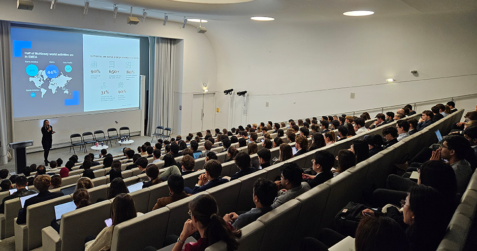 McKinsey 's recruitment event, held on 8 October 2024 on the HEC Paris campus, showcased the company's diverse career paths in consulting and gathered 250 students from the Masters, MBA, and EMBA programs